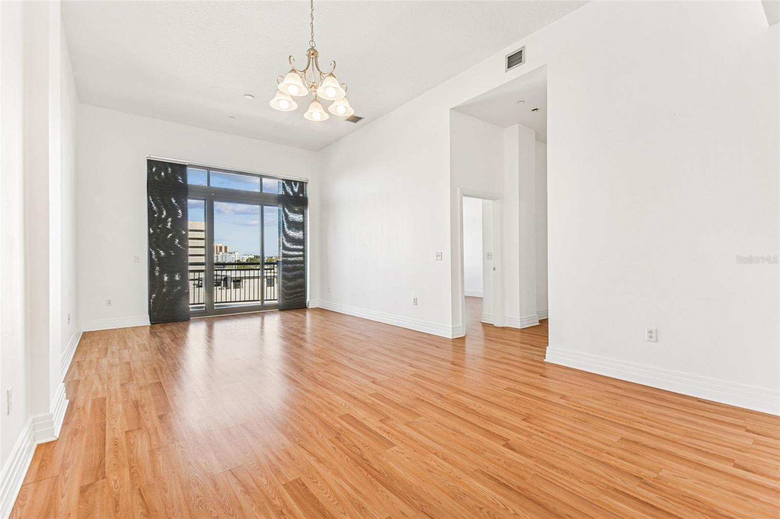 RESIDENCES OF FRANKLIN STREET - Residential