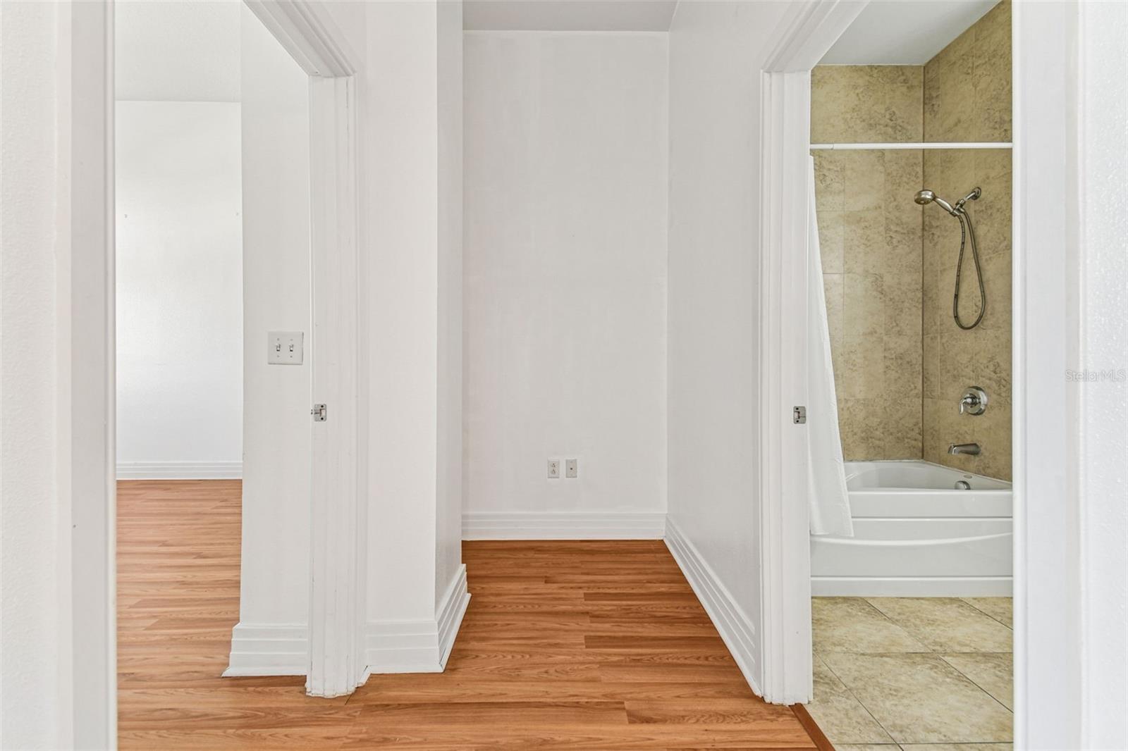 RESIDENCES OF FRANKLIN STREET - Residential