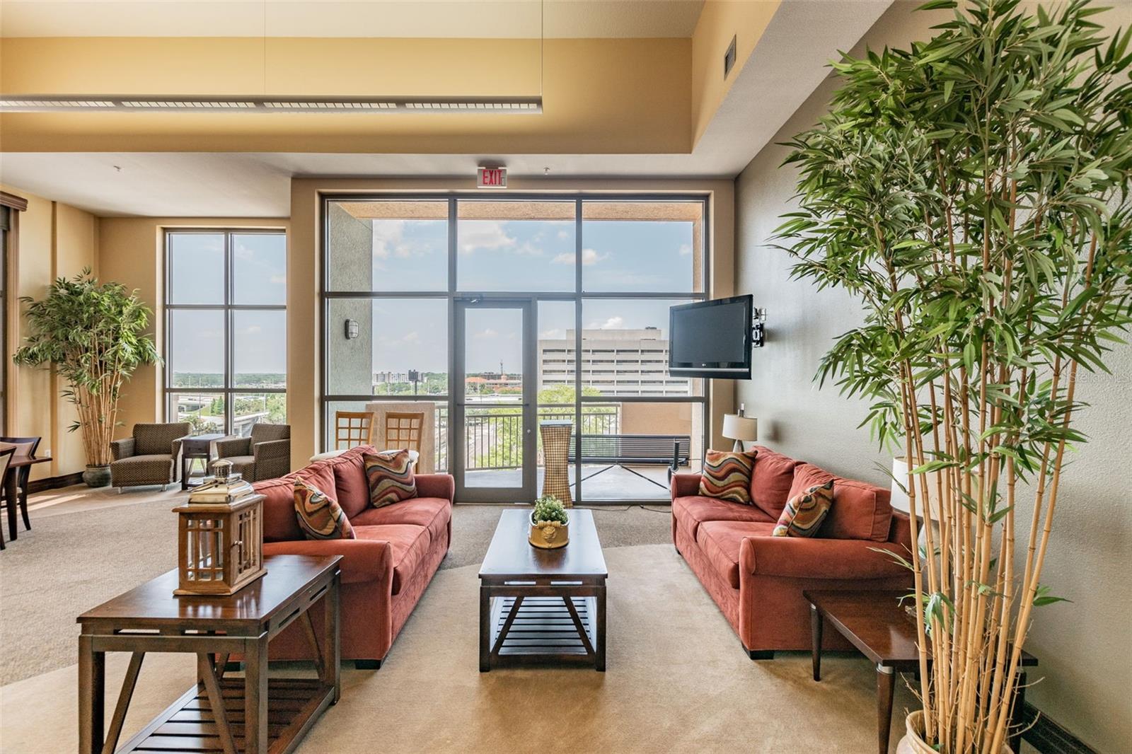 RESIDENCES OF FRANKLIN STREET - Residential