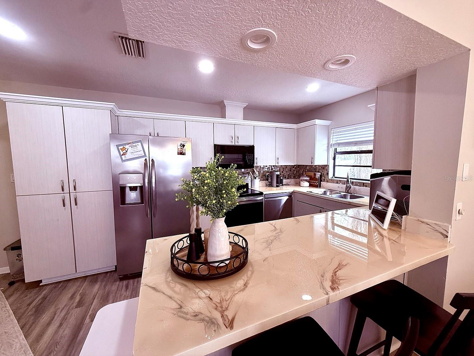 7218 N HIGHLAND AVENUE