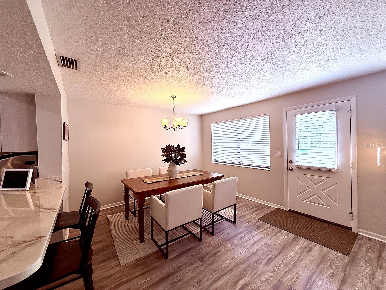 7218 N HIGHLAND AVENUE