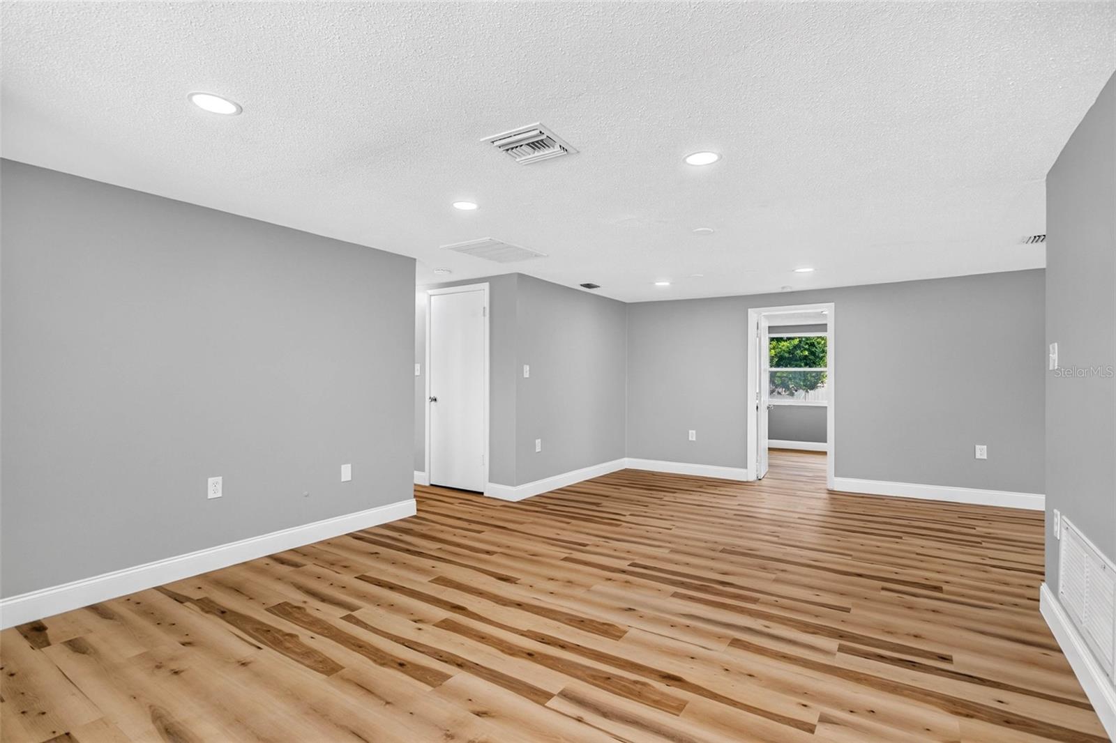 9516 GRAY FOX LANE