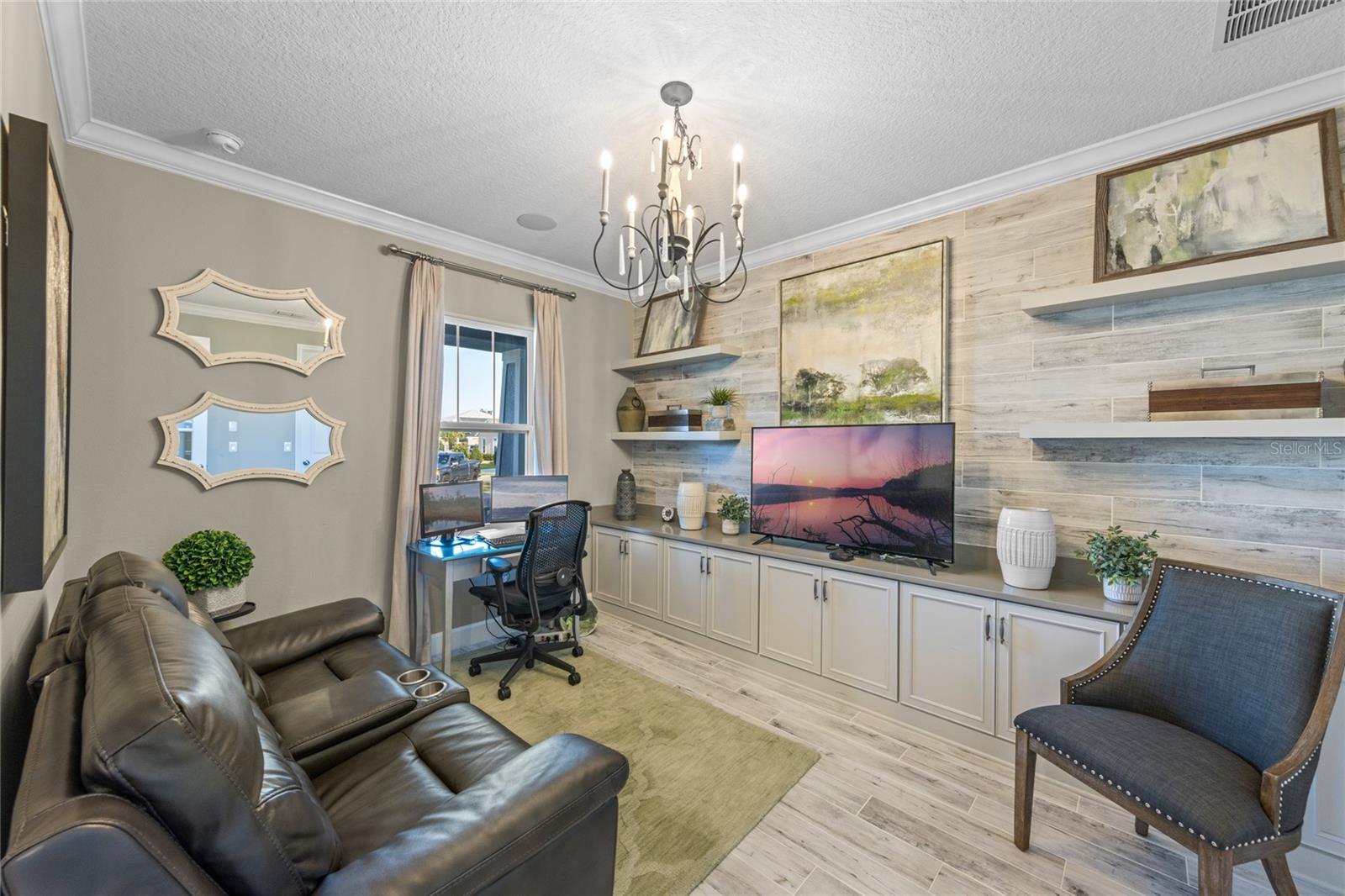 1062 LAKESIDE ESTATES DRIVE