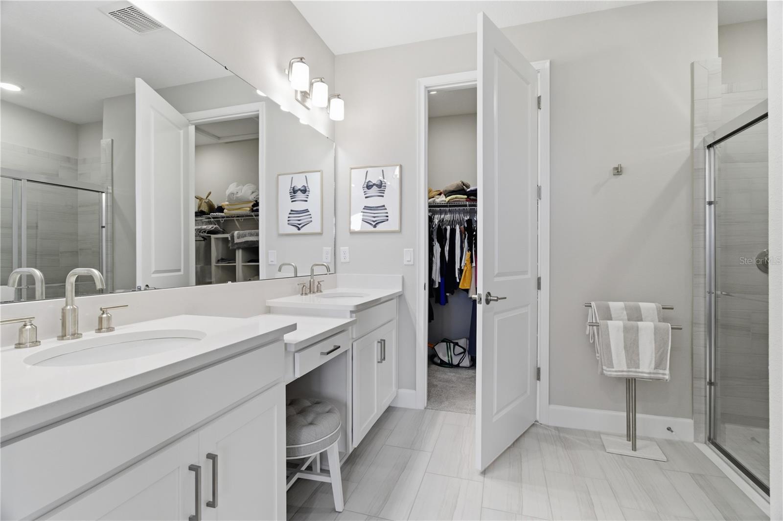 AZARIO ESPLANADE PH VII - Residential