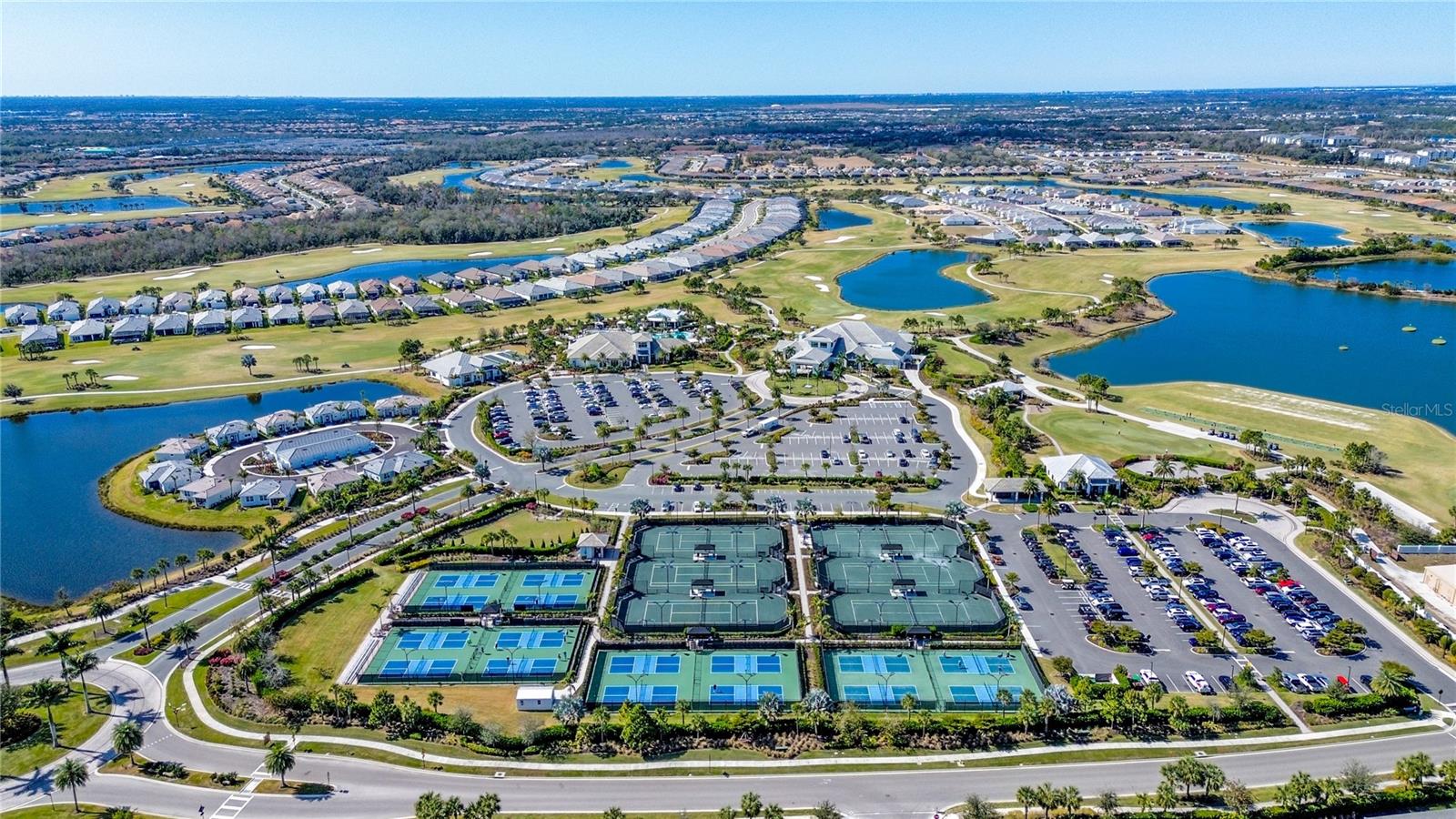 AZARIO ESPLANADE PH VII - Residential