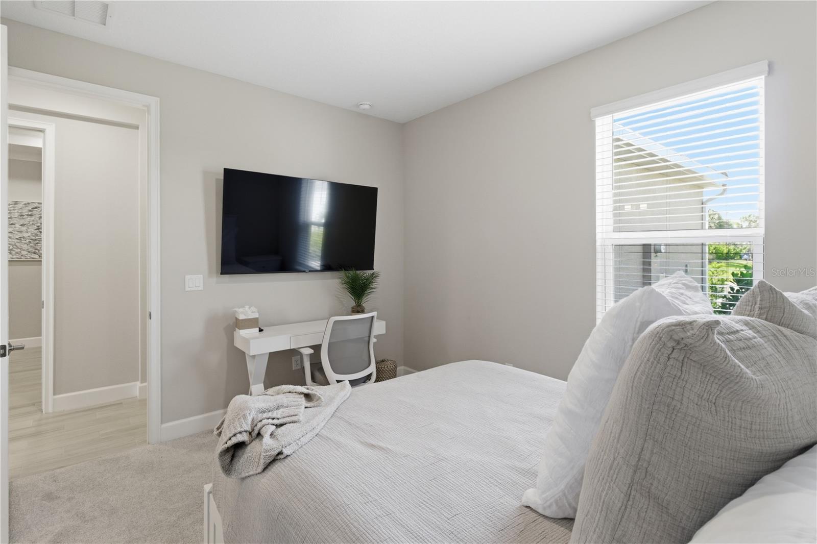 AZARIO ESPLANADE PH VII - Residential