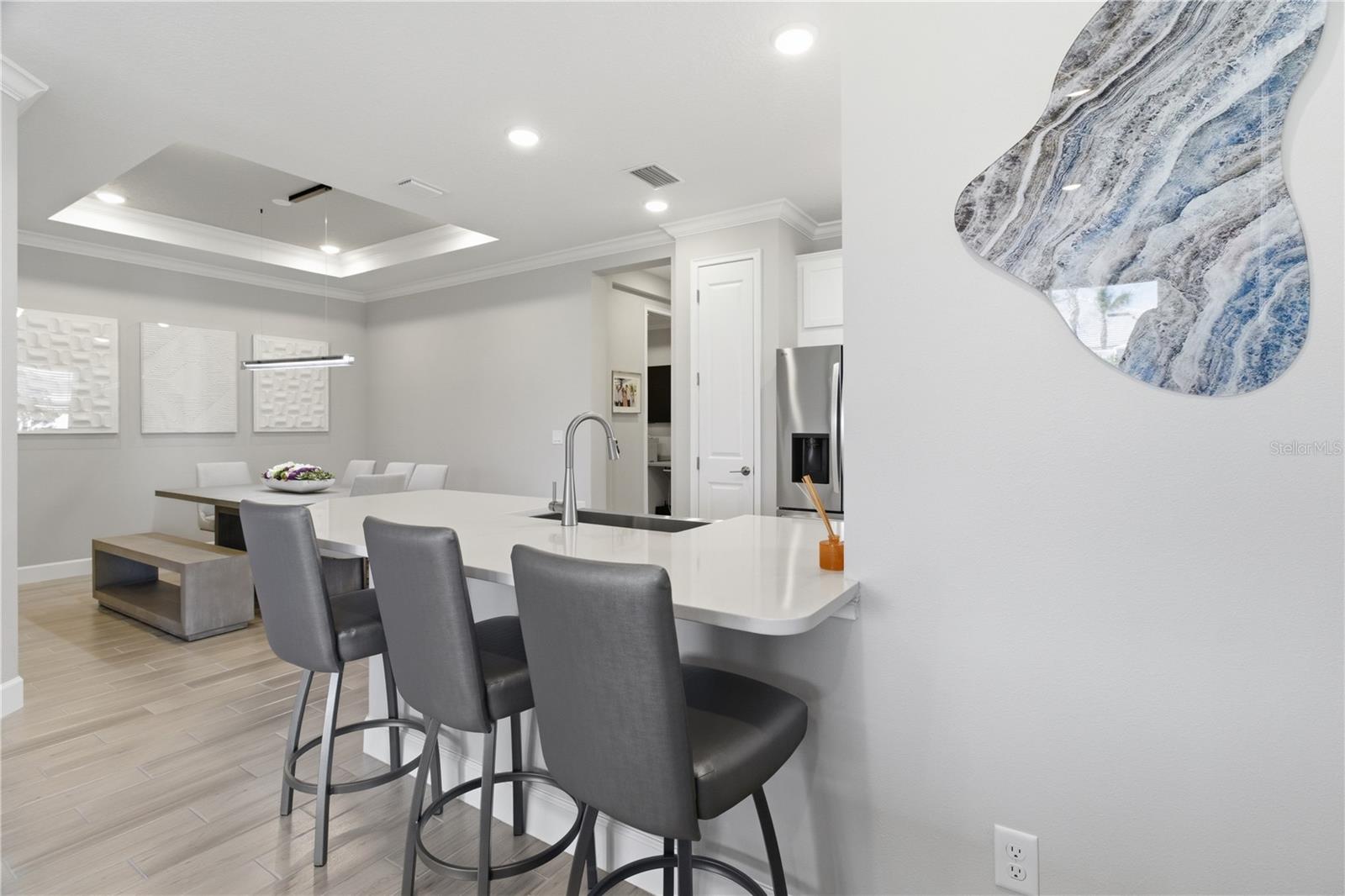 AZARIO ESPLANADE PH VII - Residential