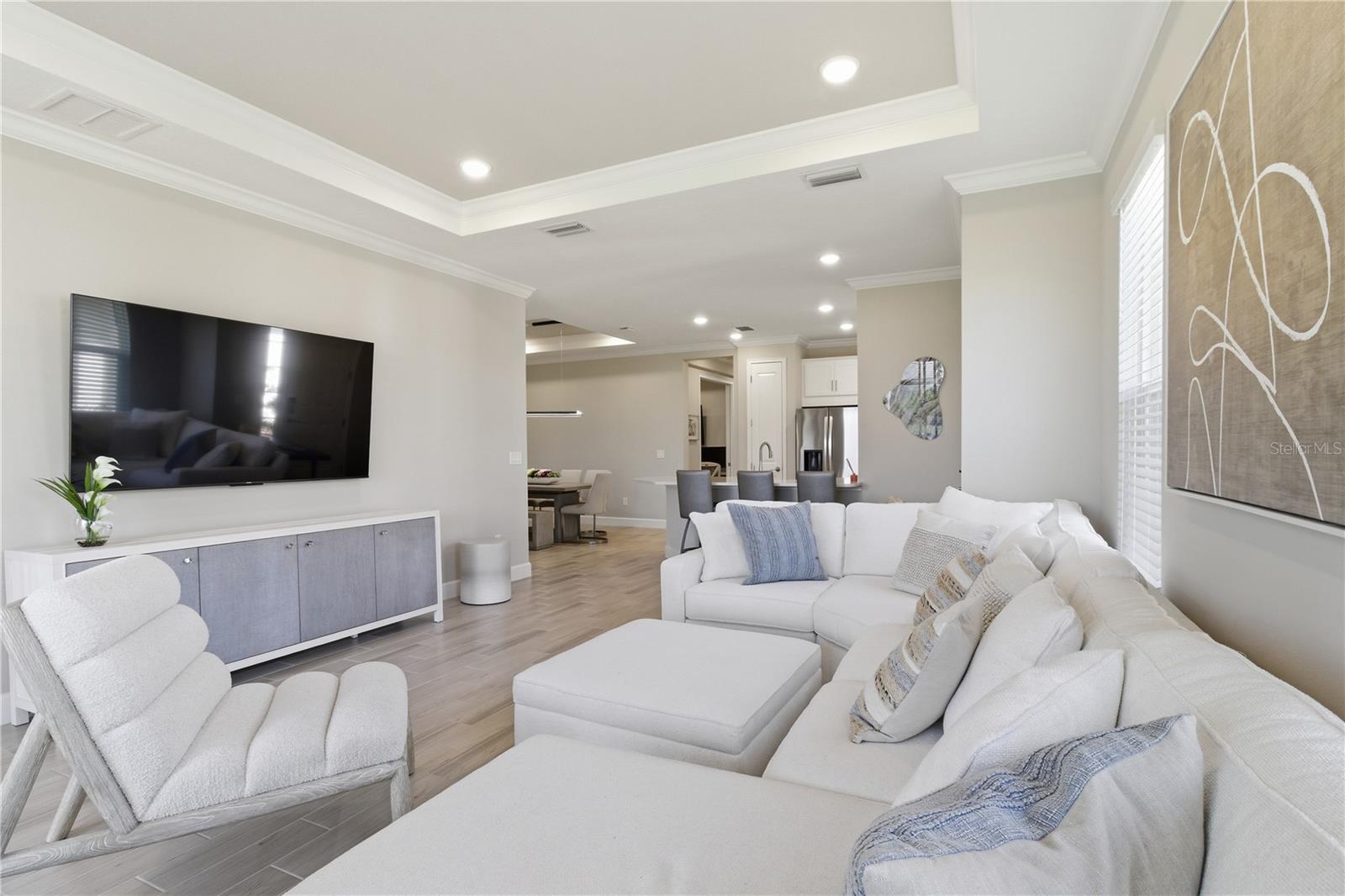 AZARIO ESPLANADE PH VII - Residential