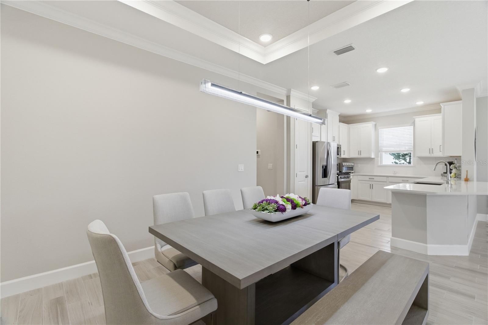 AZARIO ESPLANADE PH VII - Residential