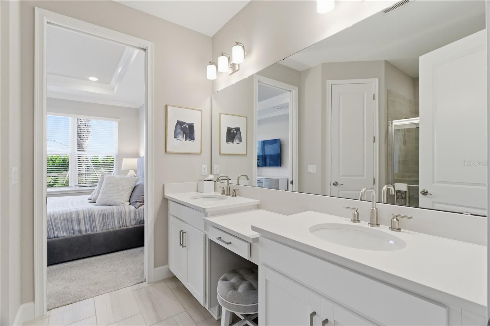 AZARIO ESPLANADE PH VII - Residential