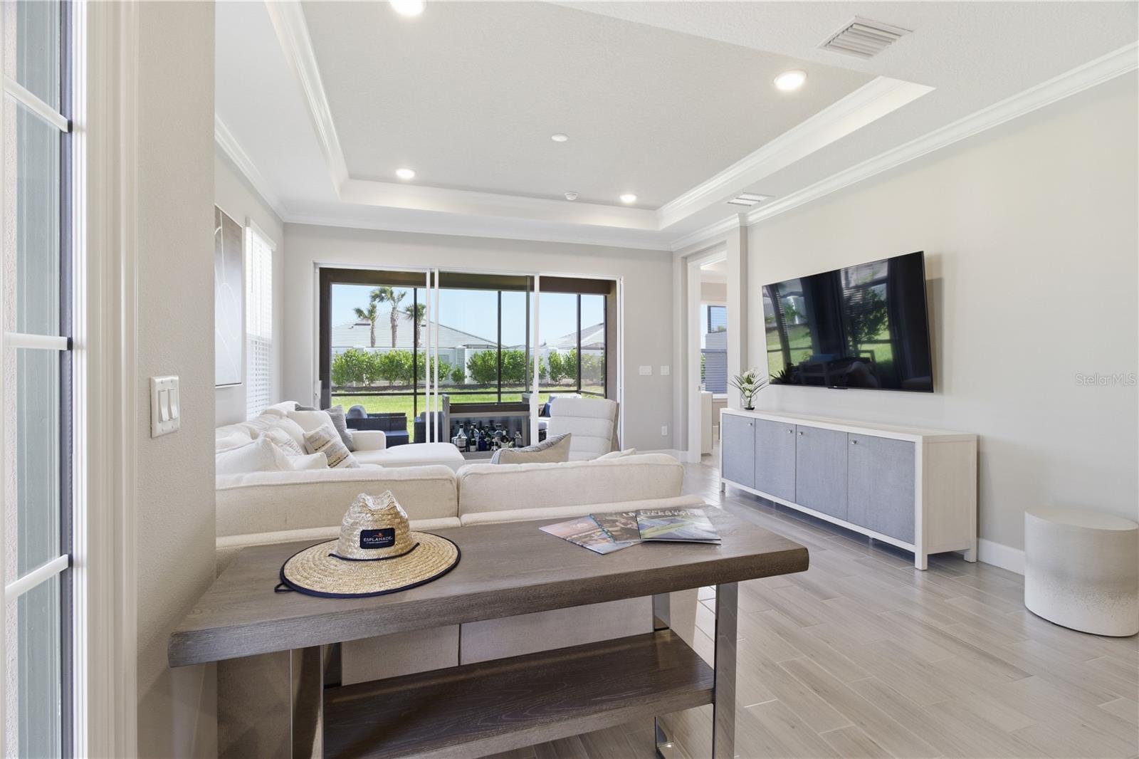 AZARIO ESPLANADE PH VII - Residential