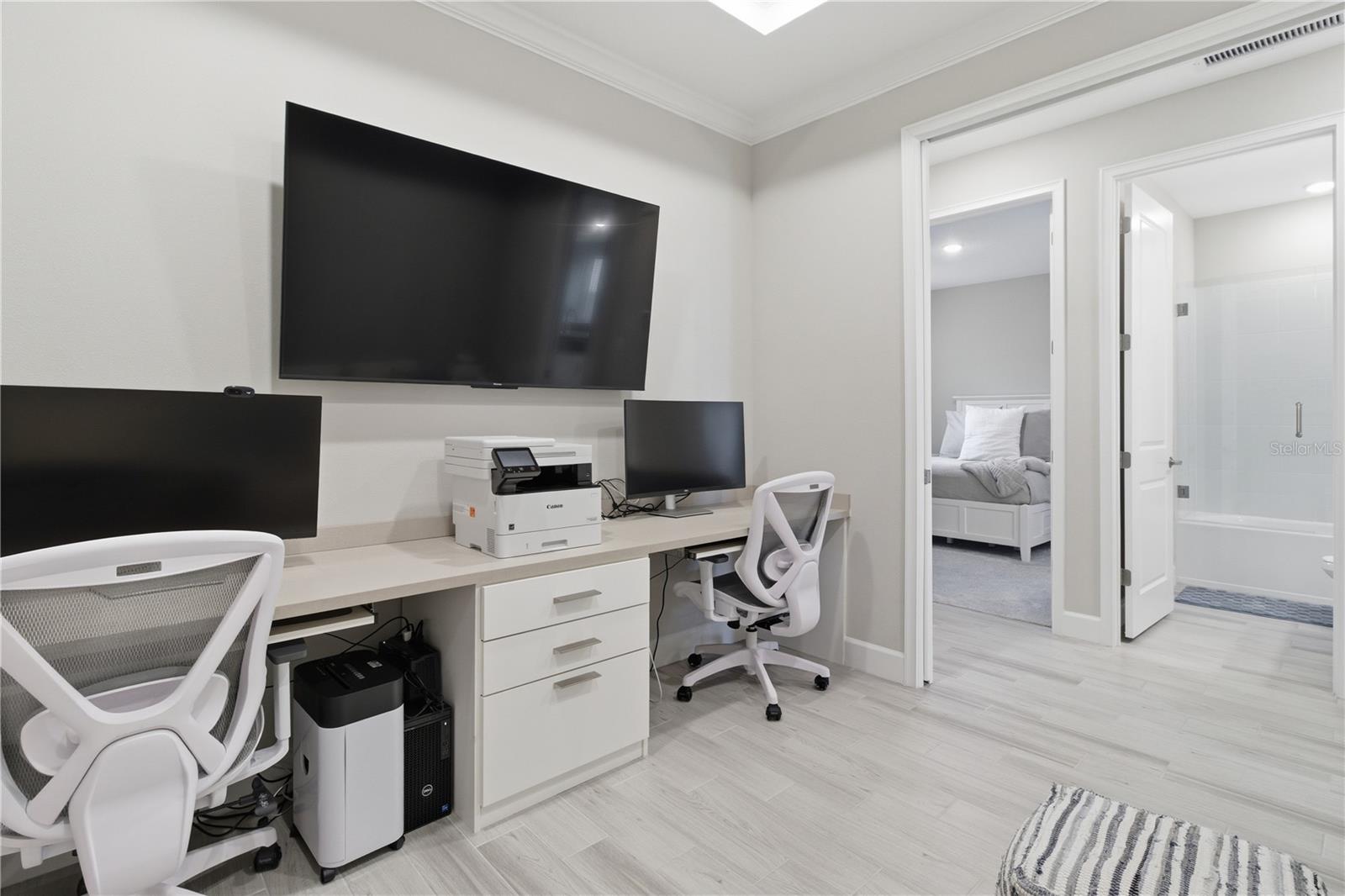 AZARIO ESPLANADE PH VII - Residential