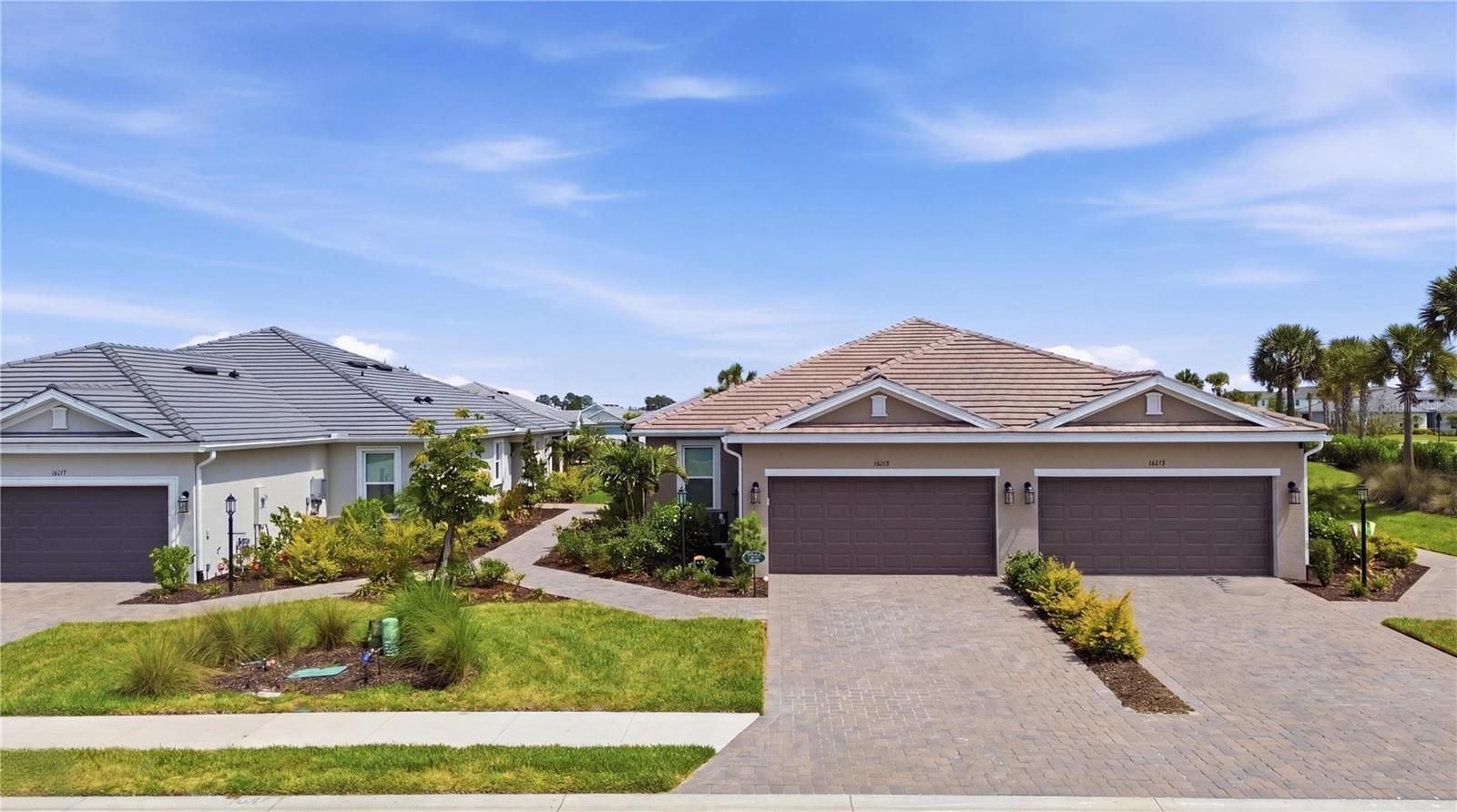 AZARIO ESPLANADE PH VII - Residential