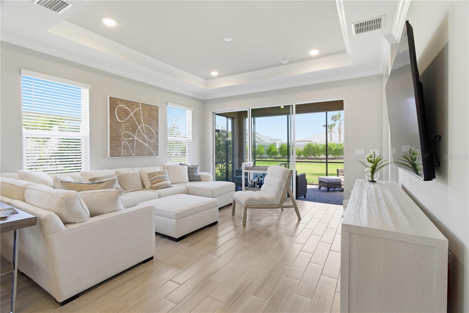 AZARIO ESPLANADE PH VII - Residential