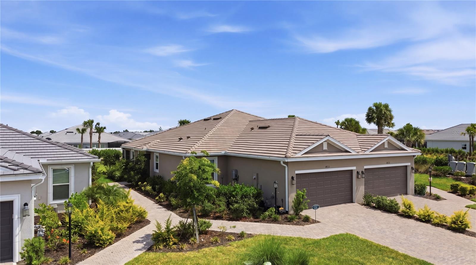 AZARIO ESPLANADE PH VII - Residential