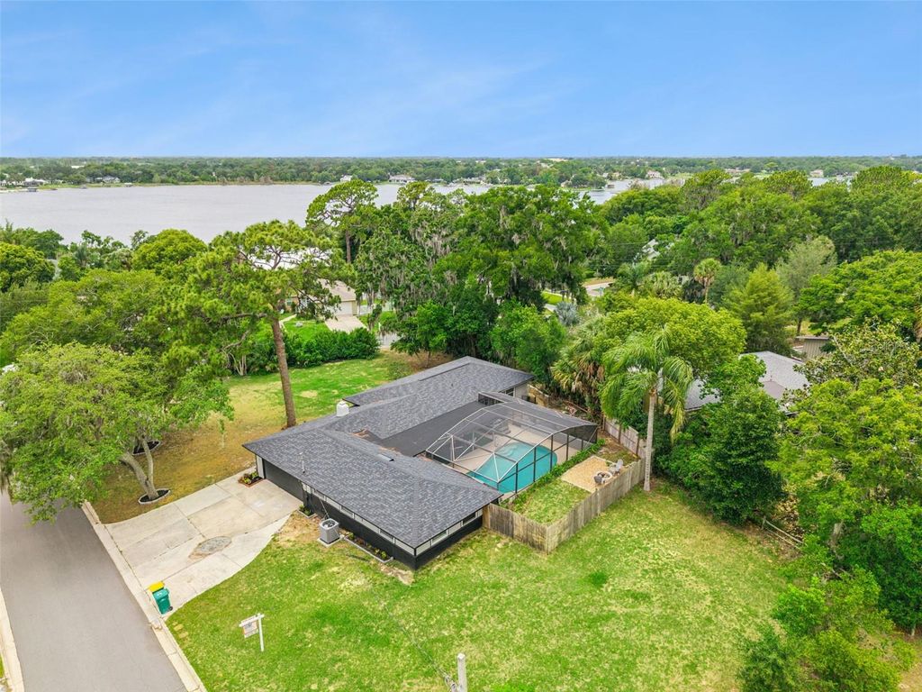 Photo of 1510 Overlook Drive, Mount Dora, FL 32757 (MLS # O6414252)