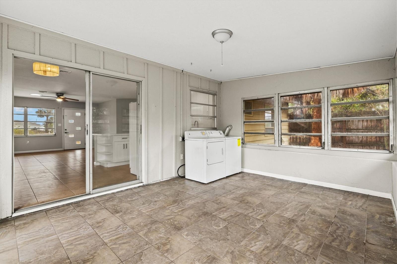 WARM MINERAL SPRINGS UNIT 83 84 AND 87 REPLAT - Residential