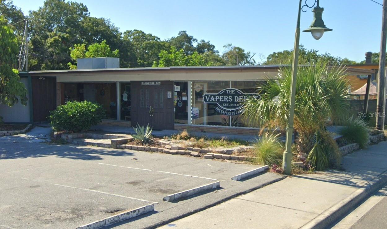 LARGO CENTRAL - Commercial Lease