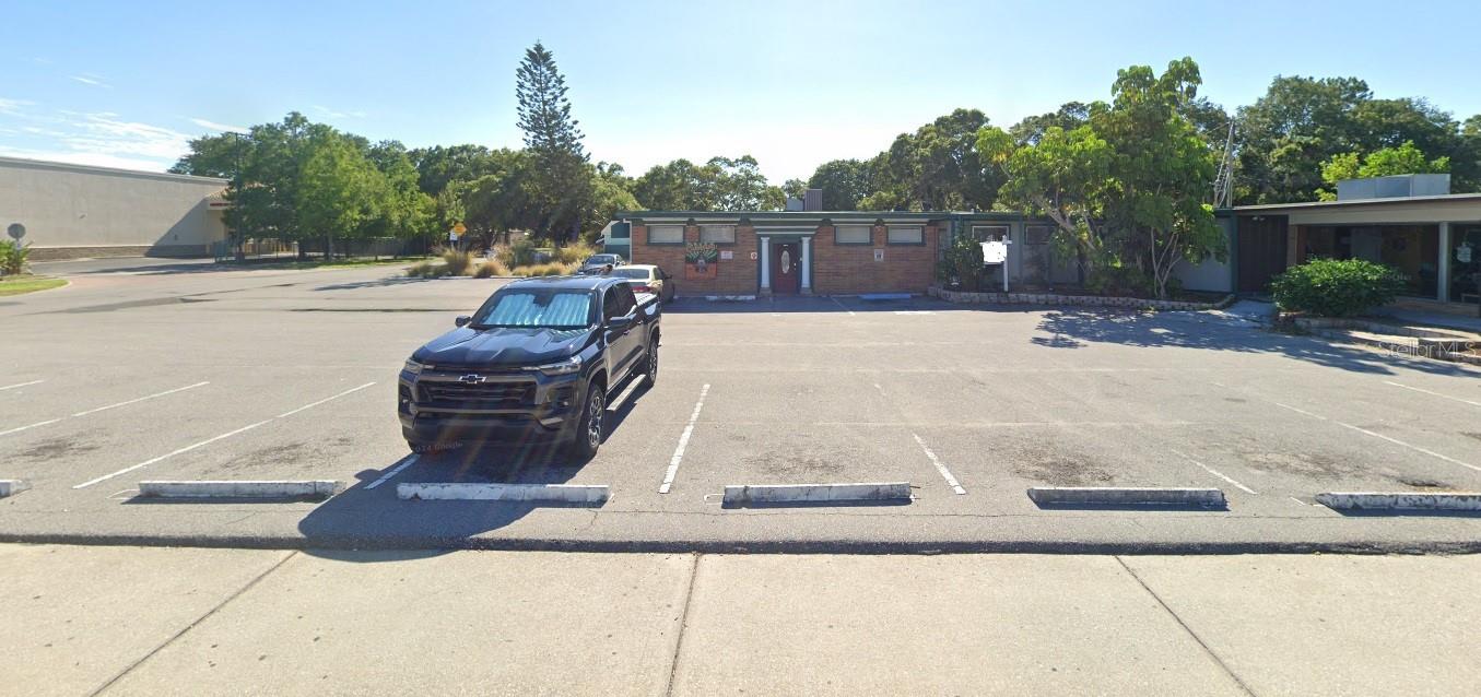 LARGO CENTRAL - Commercial Lease