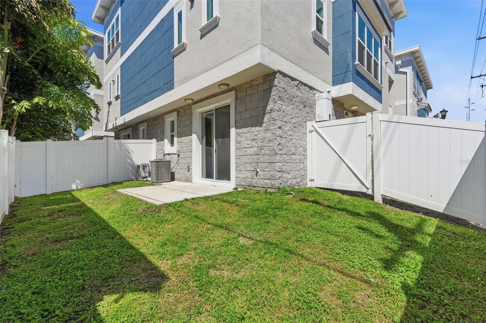 ROLAND STREET TWNHMS - Residential