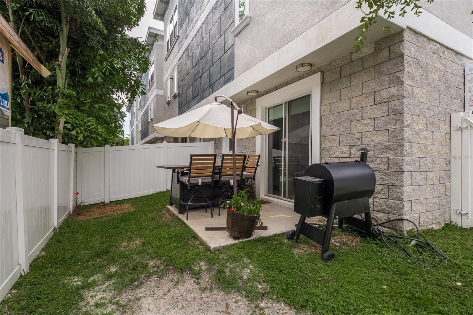 ROLAND STREET TWNHMS - Residential