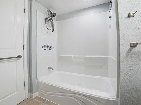 Tiny photo for 16040 SE 95th Court, Summerfield, FL 34491 (MLS # G5114474)