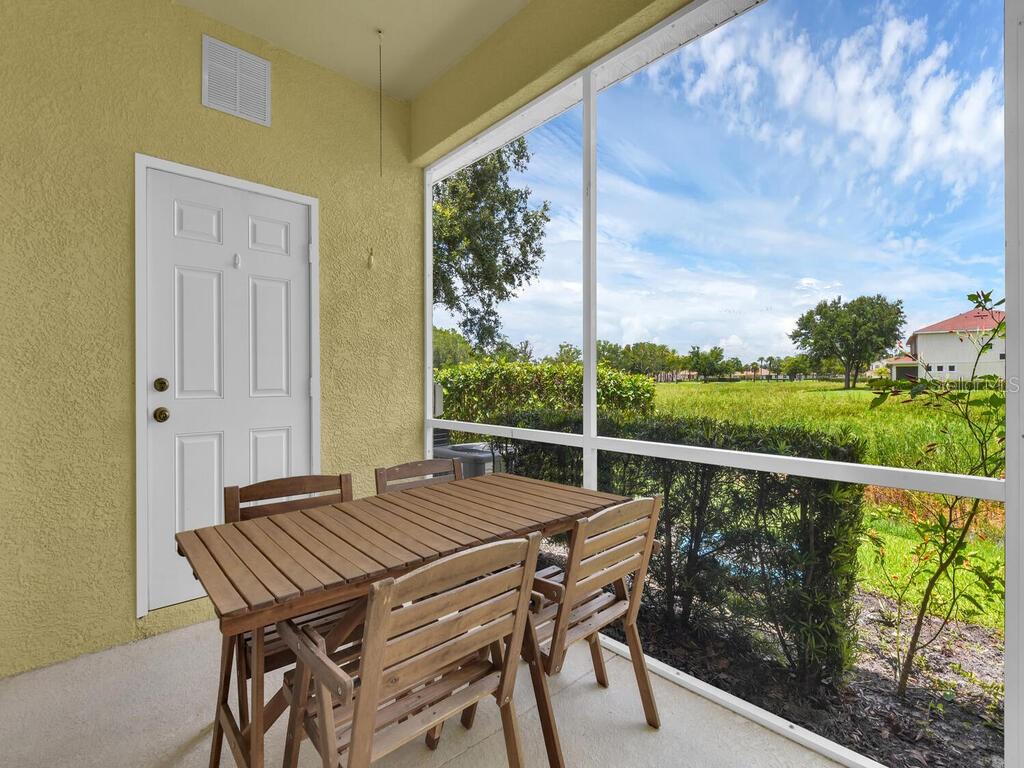 TOWNS AT LAKESIDE - Residential