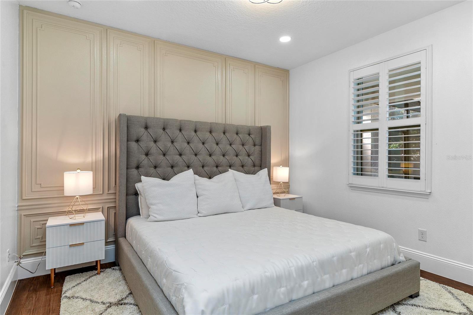 LAKESIDE ESTATES - Residential