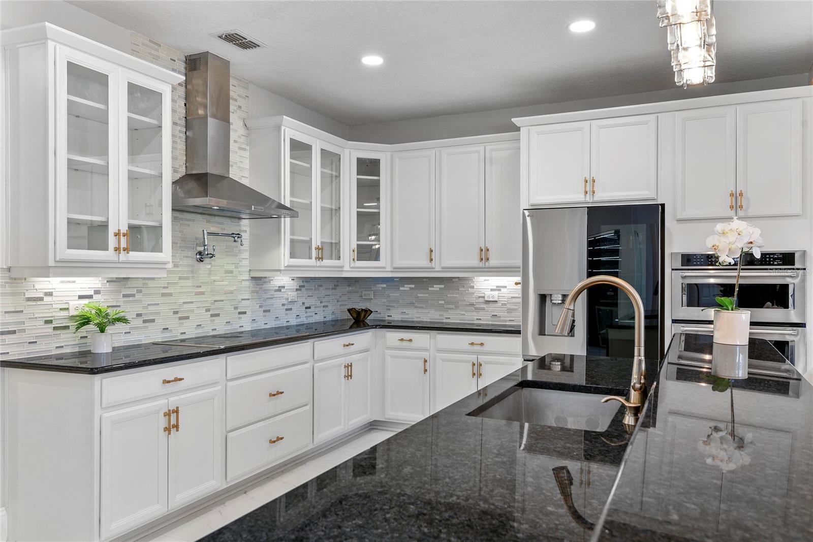 LAKESIDE ESTATES - Residential