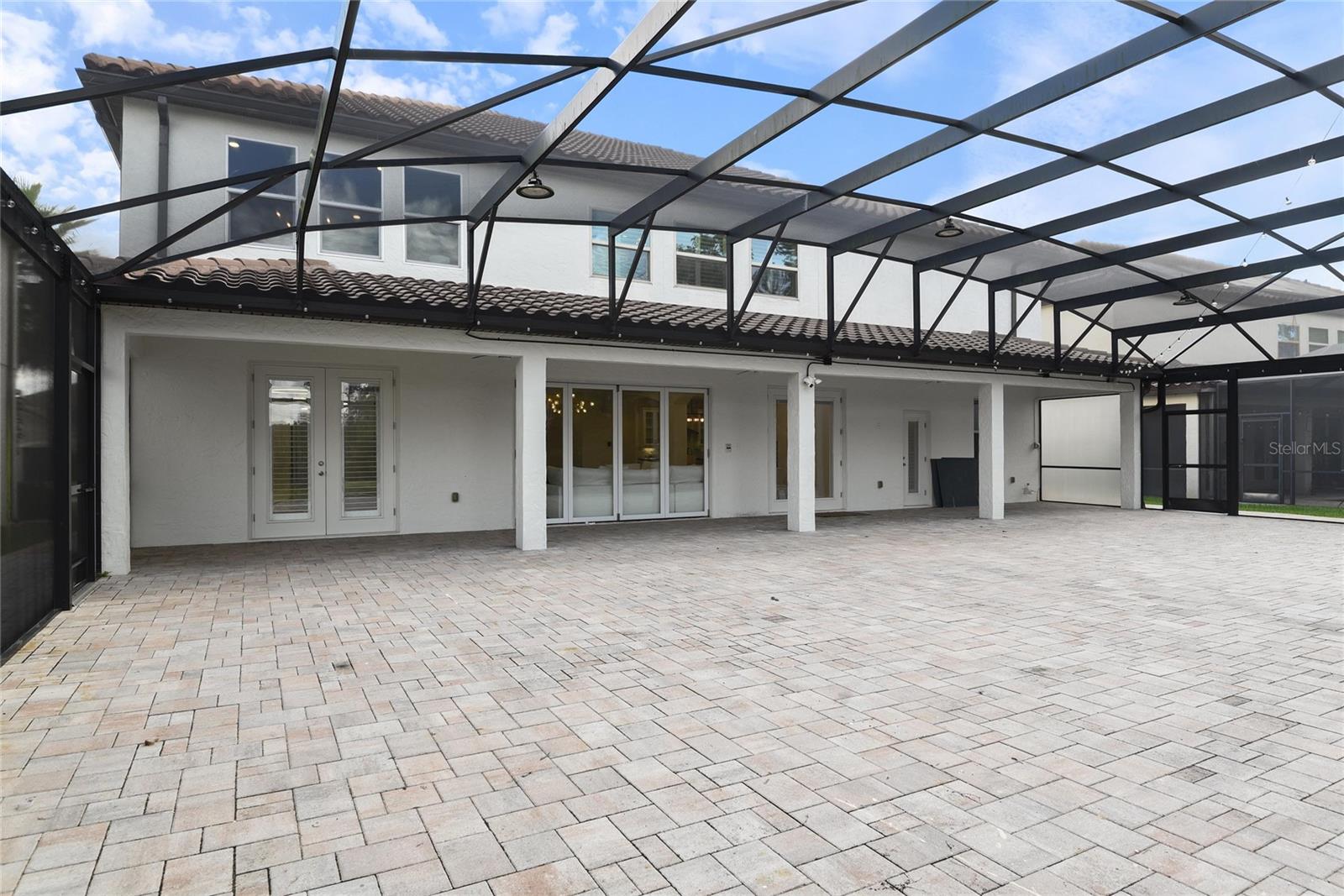 LAKESIDE ESTATES - Residential