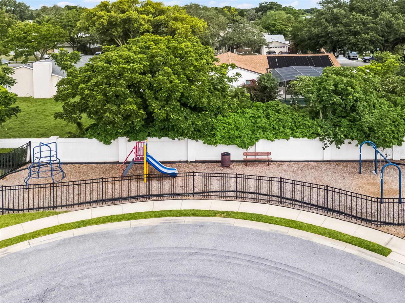 LAKESIDE ESTATES - Residential