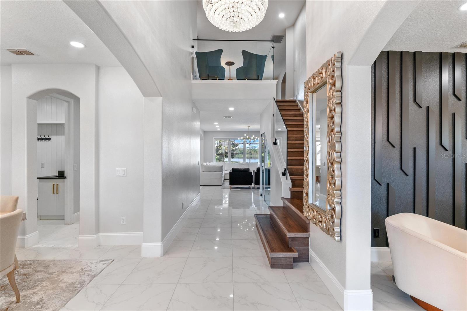 LAKESIDE ESTATES - Residential