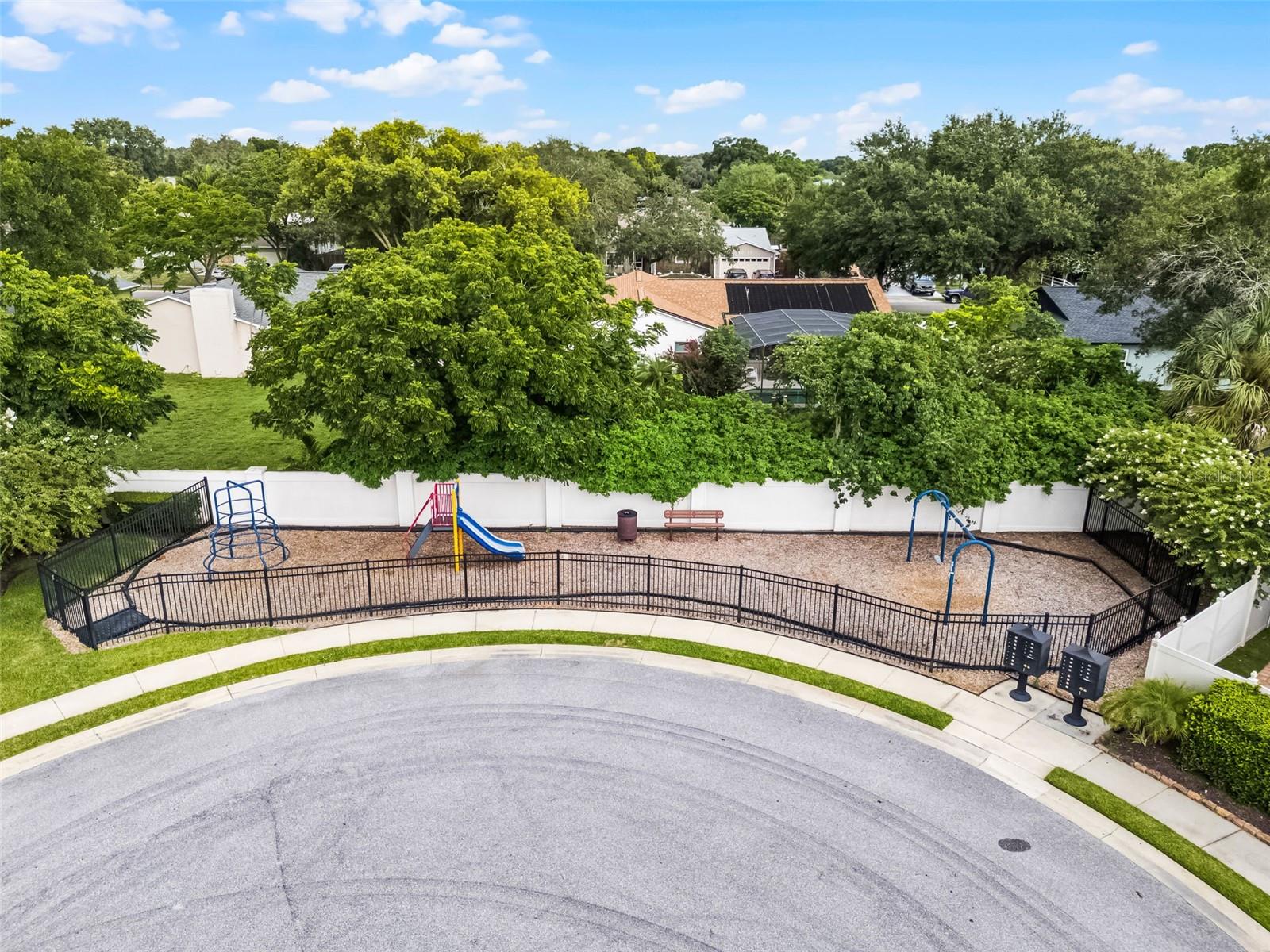 LAKESIDE ESTATES - Residential