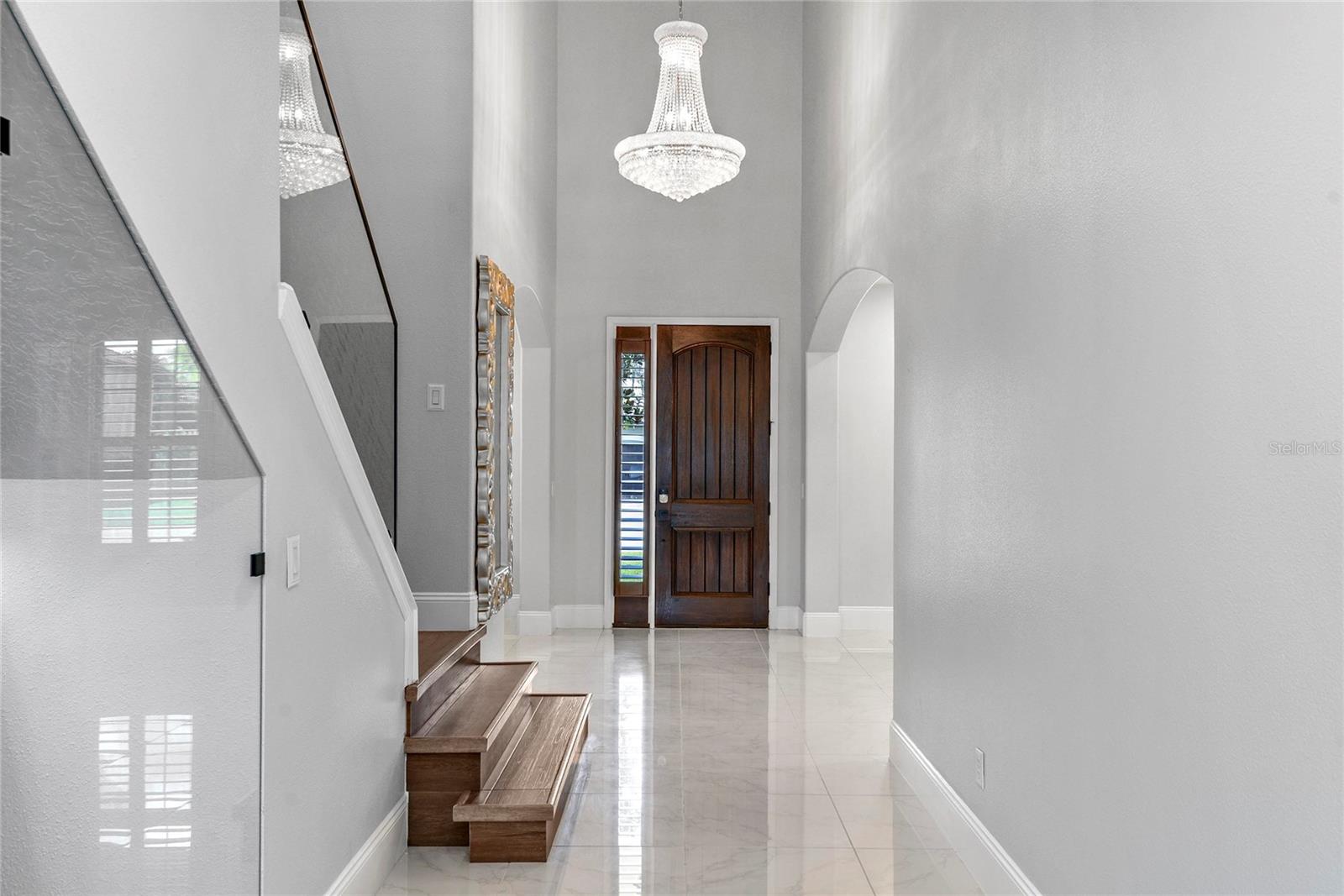 LAKESIDE ESTATES - Residential