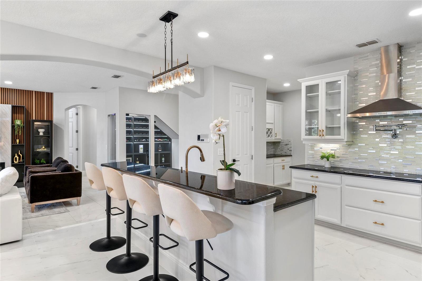 LAKESIDE ESTATES - Residential