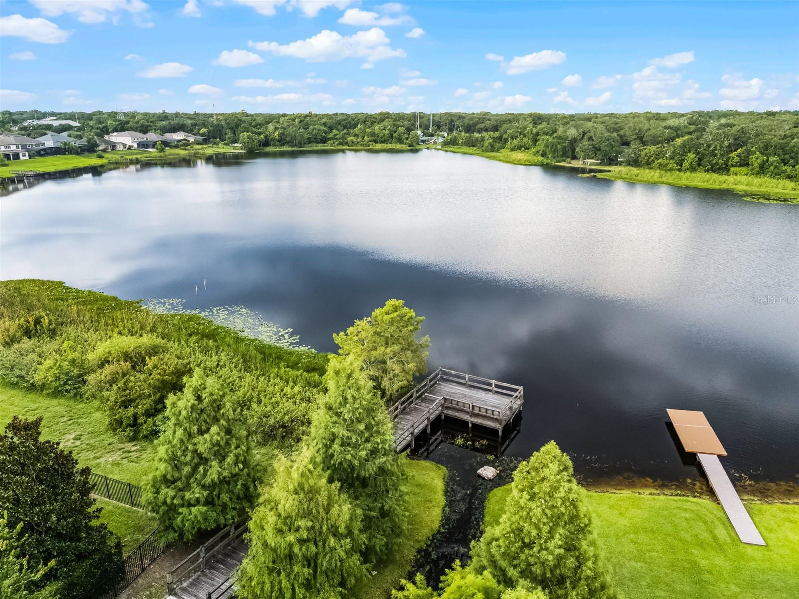 LAKESIDE ESTATES - Residential