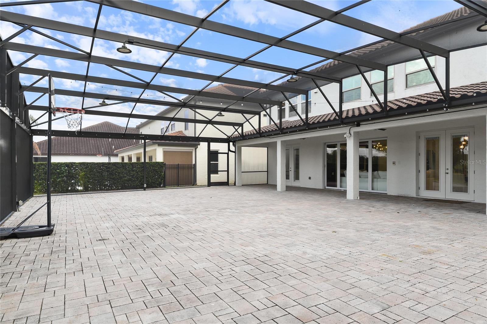 LAKESIDE ESTATES - Residential