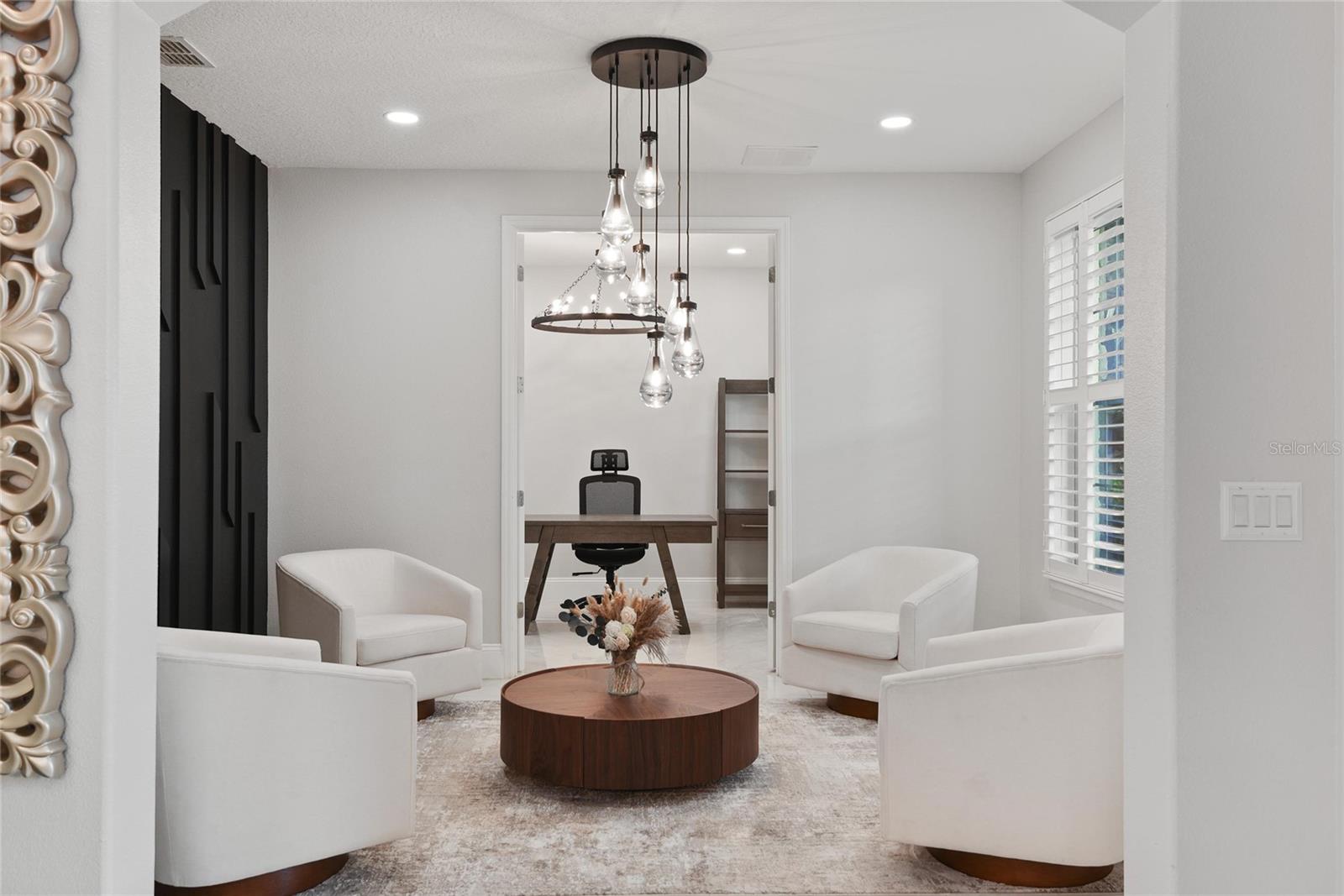 LAKESIDE ESTATES - Residential