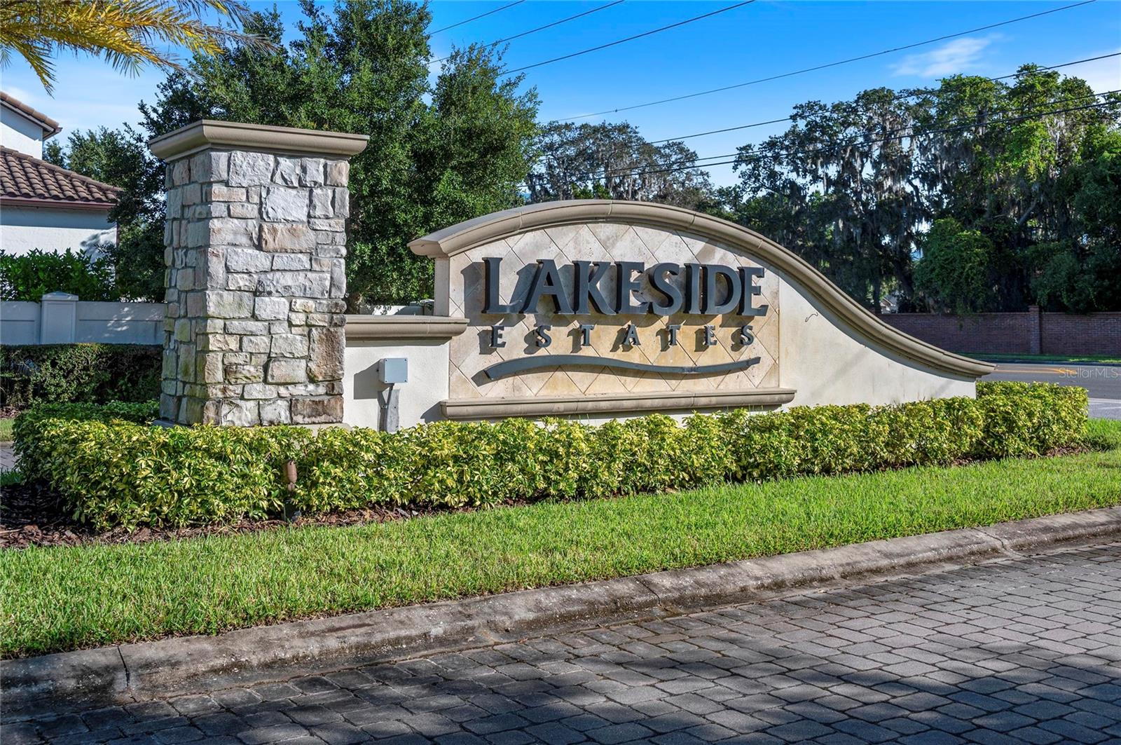 LAKESIDE ESTATES - Residential