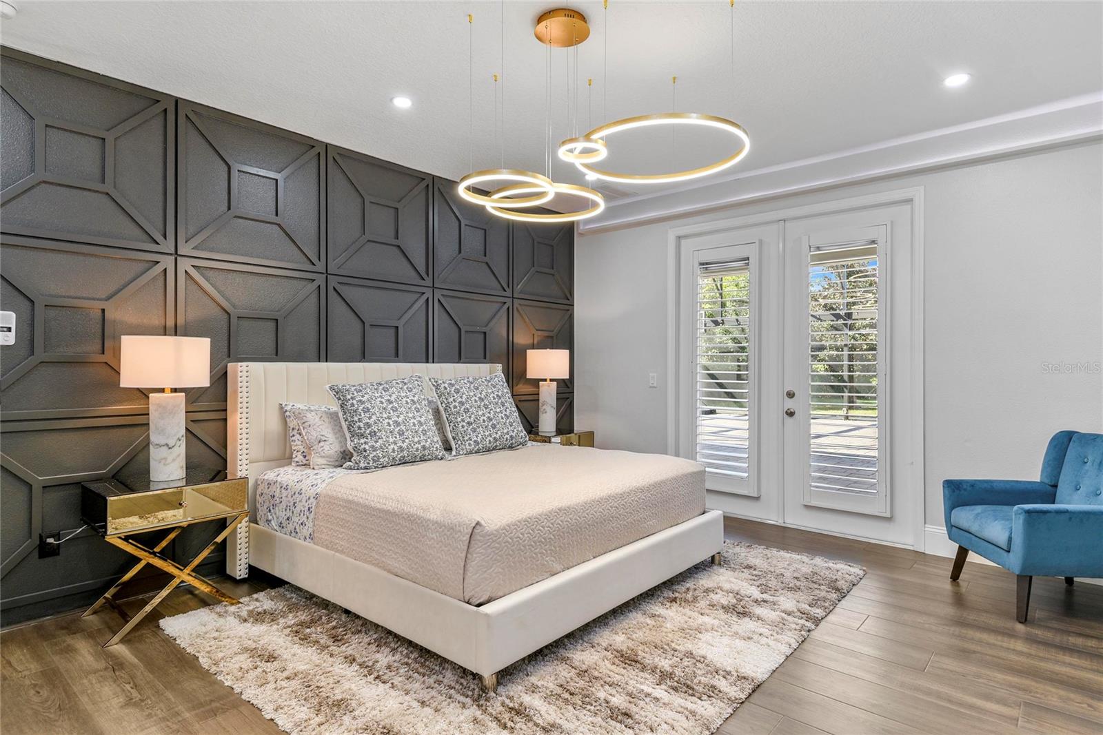 LAKESIDE ESTATES - Residential