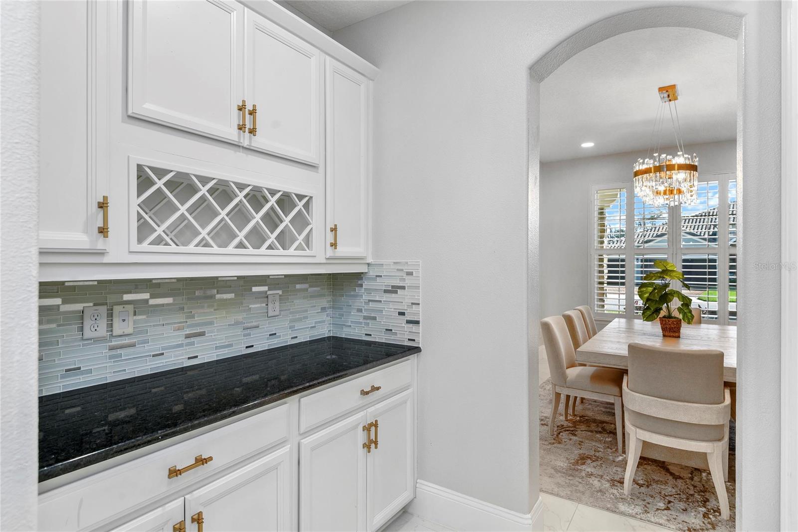 LAKESIDE ESTATES - Residential