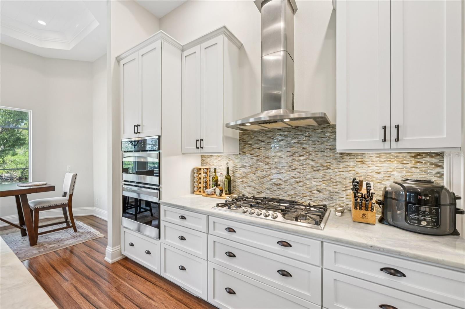 COLONIAL BAY ACRES - Residential