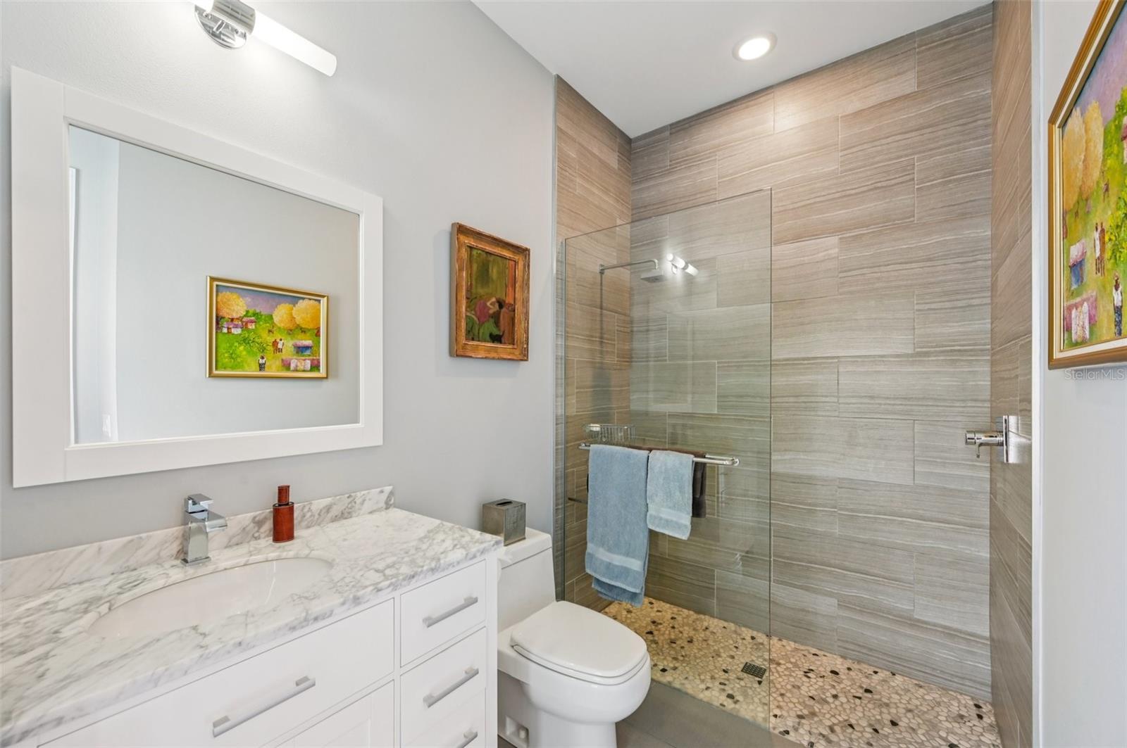 COLONIAL BAY ACRES - Residential