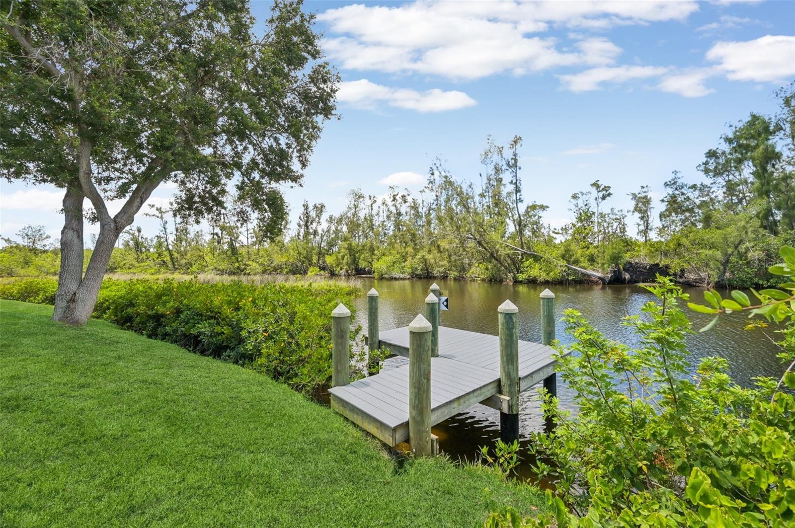 COLONIAL BAY ACRES - Residential