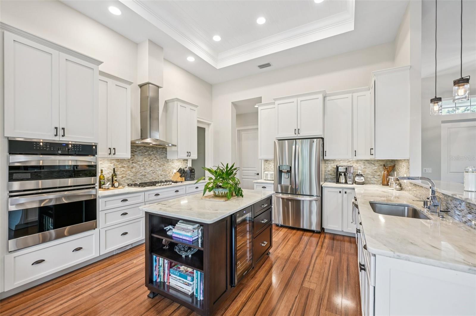 COLONIAL BAY ACRES - Residential