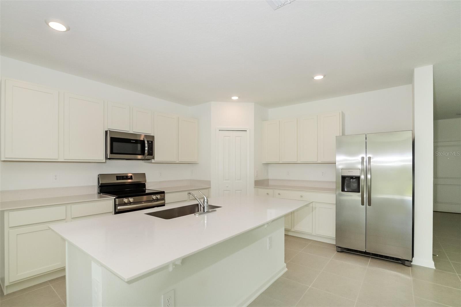 HAMILTON BLUFF SUB - Residential Lease