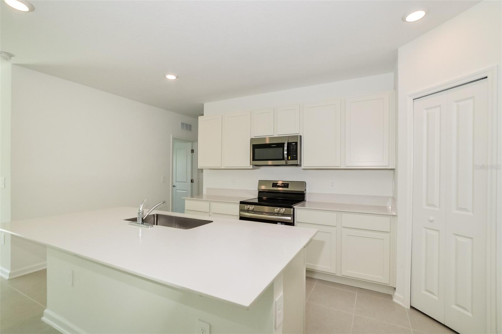 HAMILTON BLUFF SUB - Residential Lease