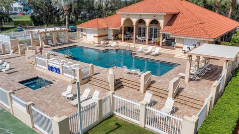 A home in WINTER HAVEN