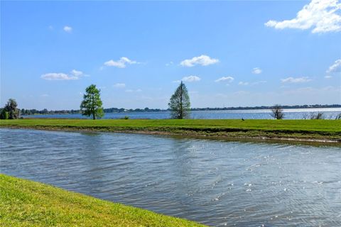 A home in WINTER HAVEN