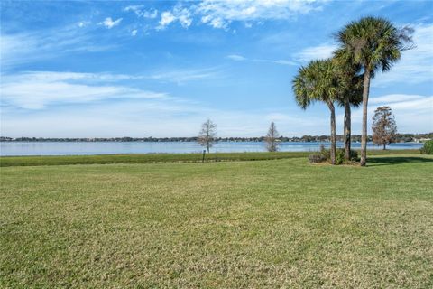 A home in WINTER HAVEN